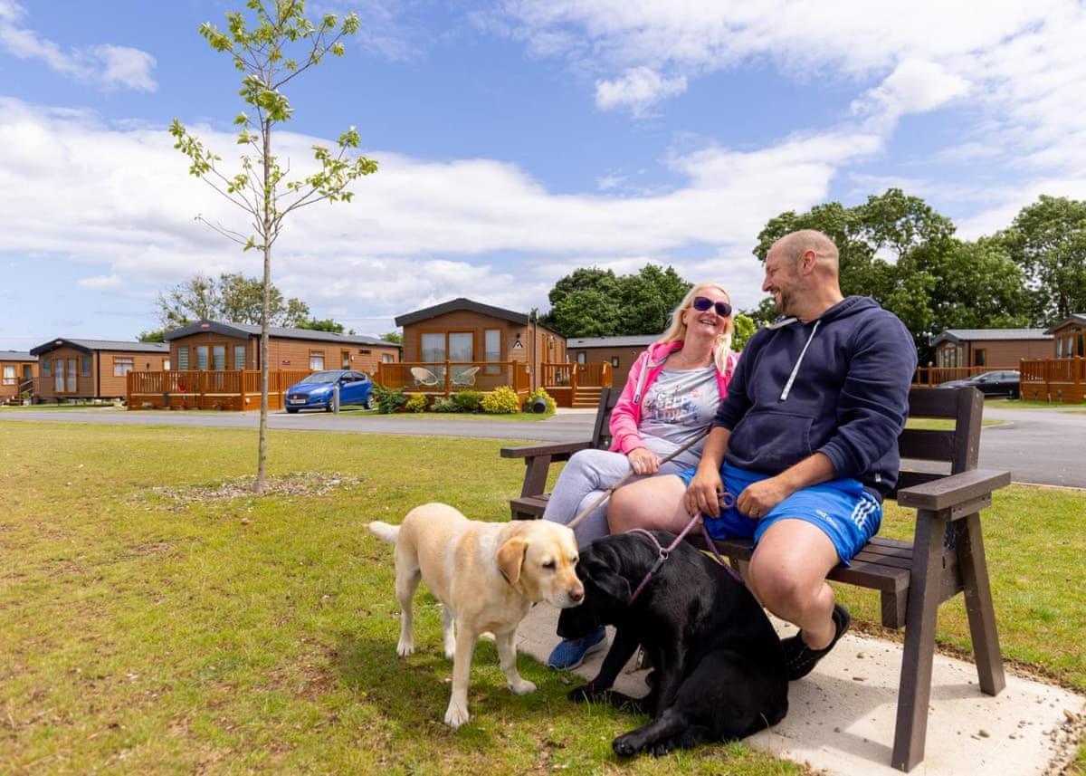 High Farm Holiday Park Routh Exteriör bild